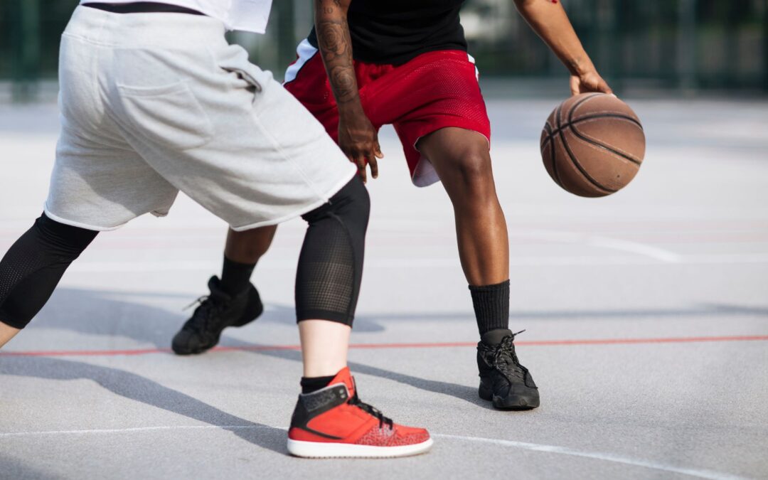 Les attitudes de base (3/12) – Débuter et progresser au basket : conseils et astuces pour progresser rapidement !